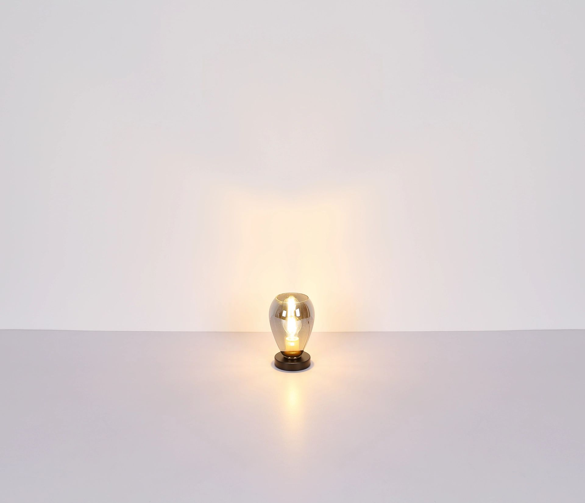 globo-tafellamp-fanni-zwart-glas-ø15cm-e27-15563t-4