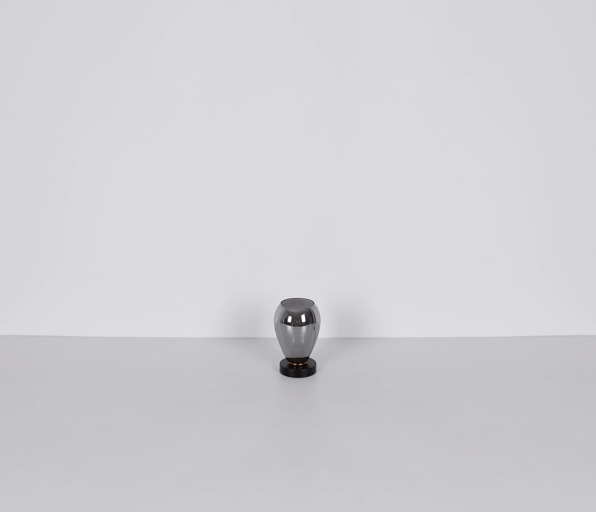 globo-tafellamp-fanni-zwart-glas-ø15cm-e27-15563t-5