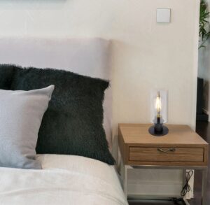 globo-tafellamp-hadera-zwart-glas-ø10cm-e27-15465t-3