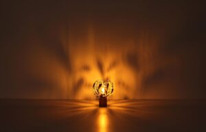 globo-tafellamp-mika-bruin-hout-ø20cm-e27-15759t-3