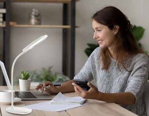 globo-tafellamp-mineai-wit-kunststof-bureaulamp-led-58262-1