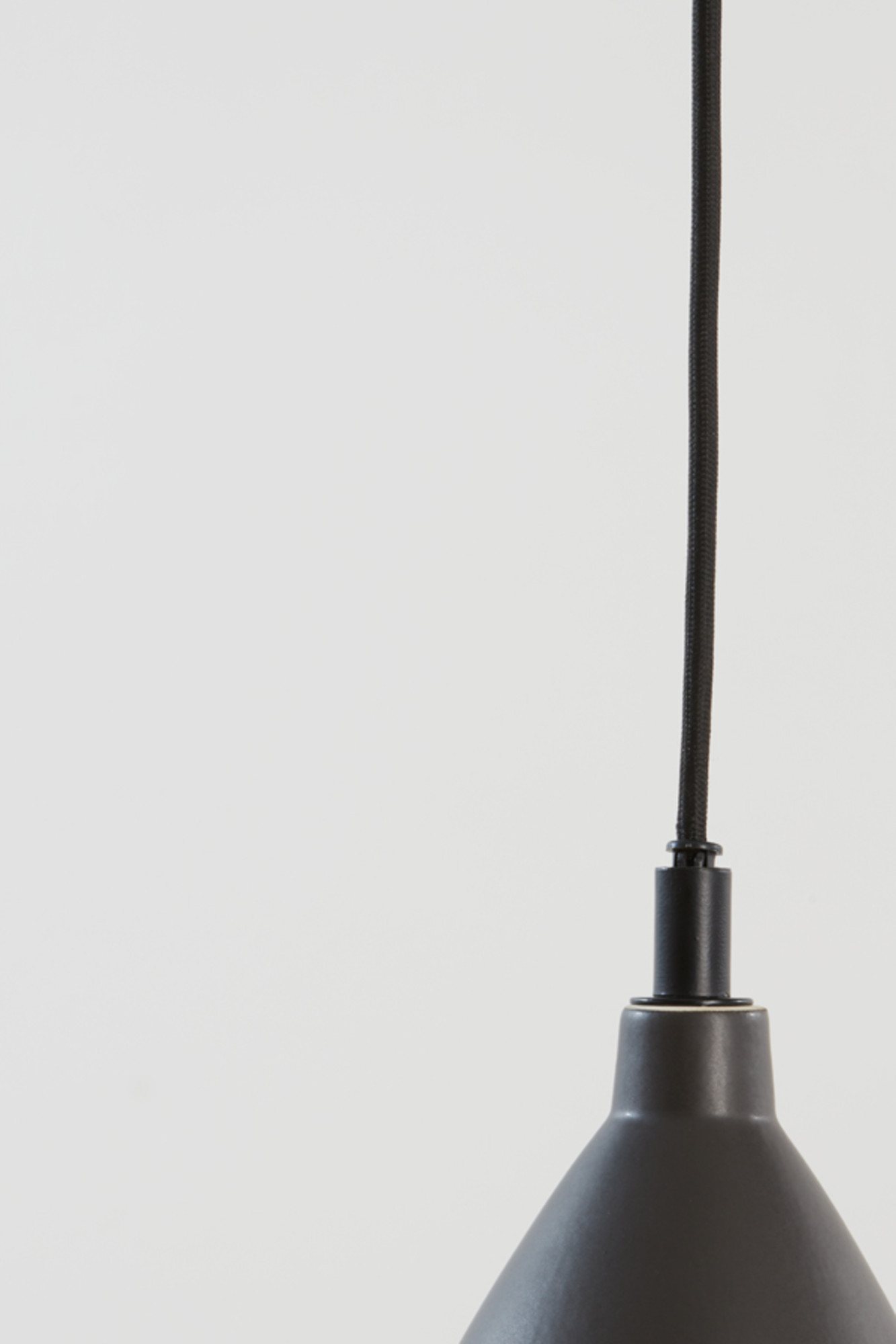 light&living-hanglamp-desi-zwart-keramiek-e27-2967313-4