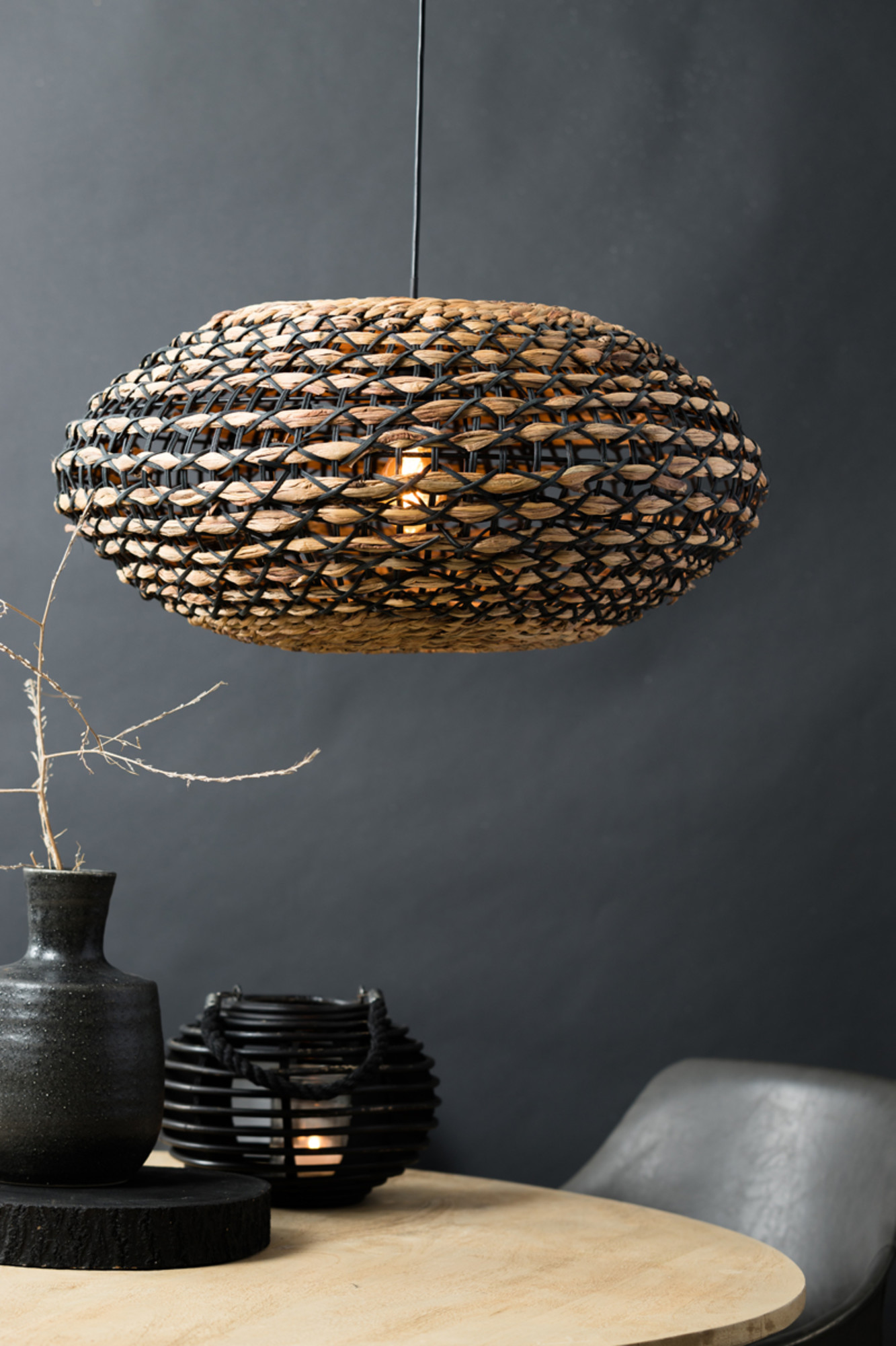 light&living-hanglamp-tripoli-zwart-rotan-e27-2936512-1