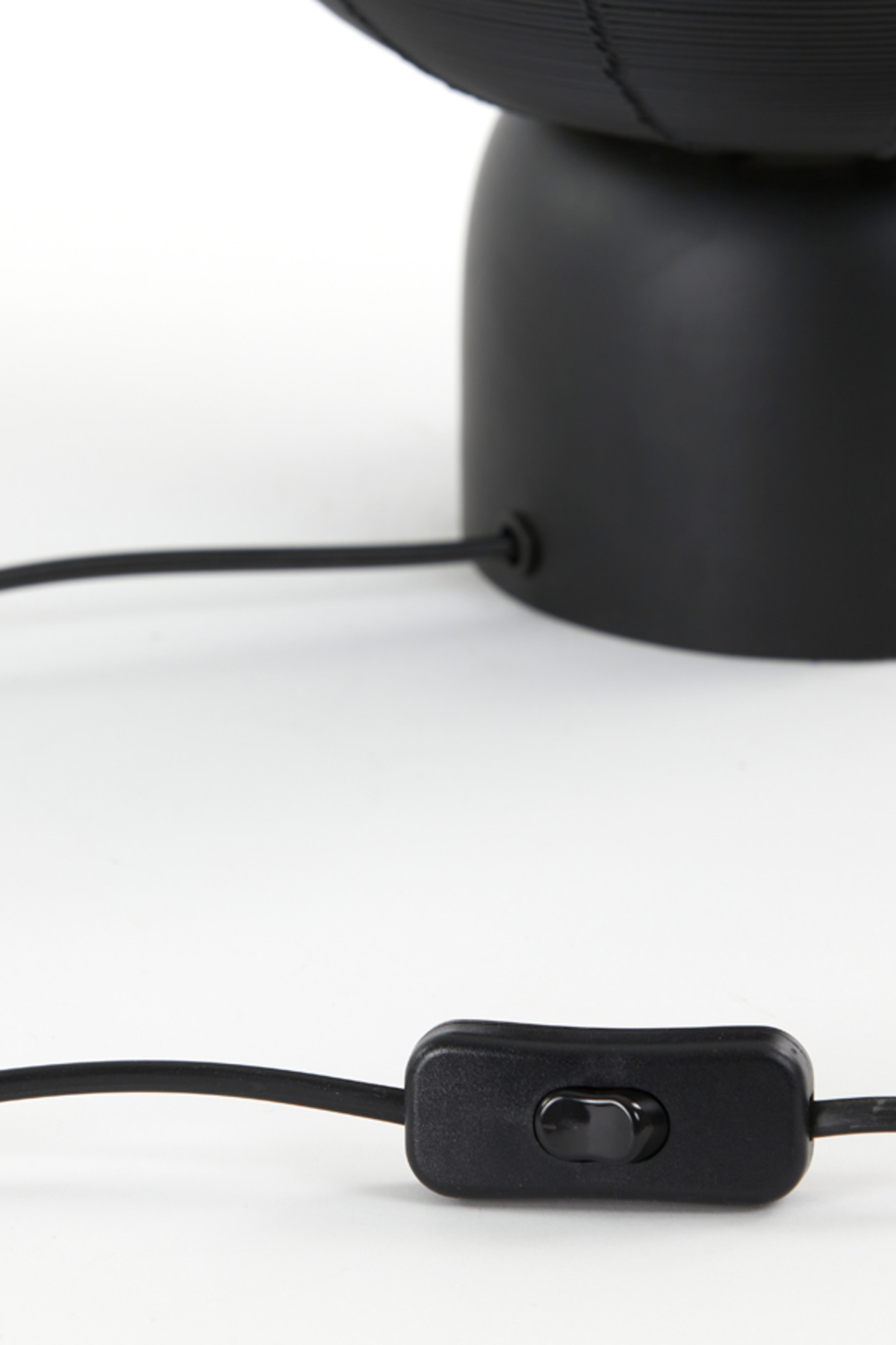 light&living-tafellamp-suneko-zwart-metaal-nachtkastlamp-e27-1875512-757