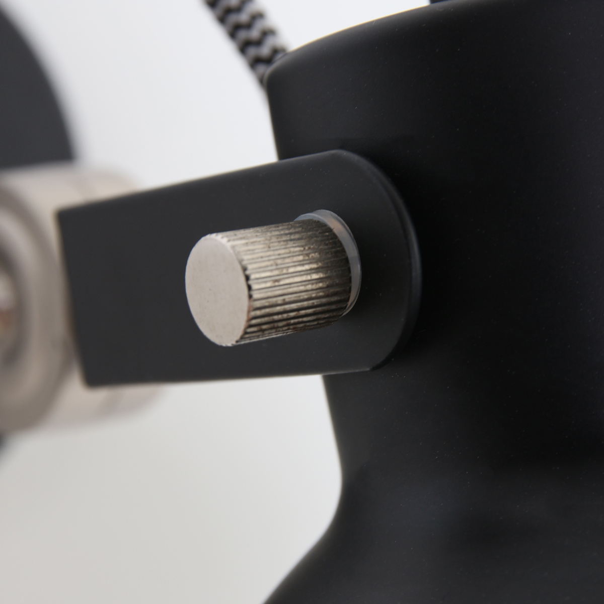 mexlite-wandlamp-cera-zwart-metaal-bedlampje-e14-7647zw-6